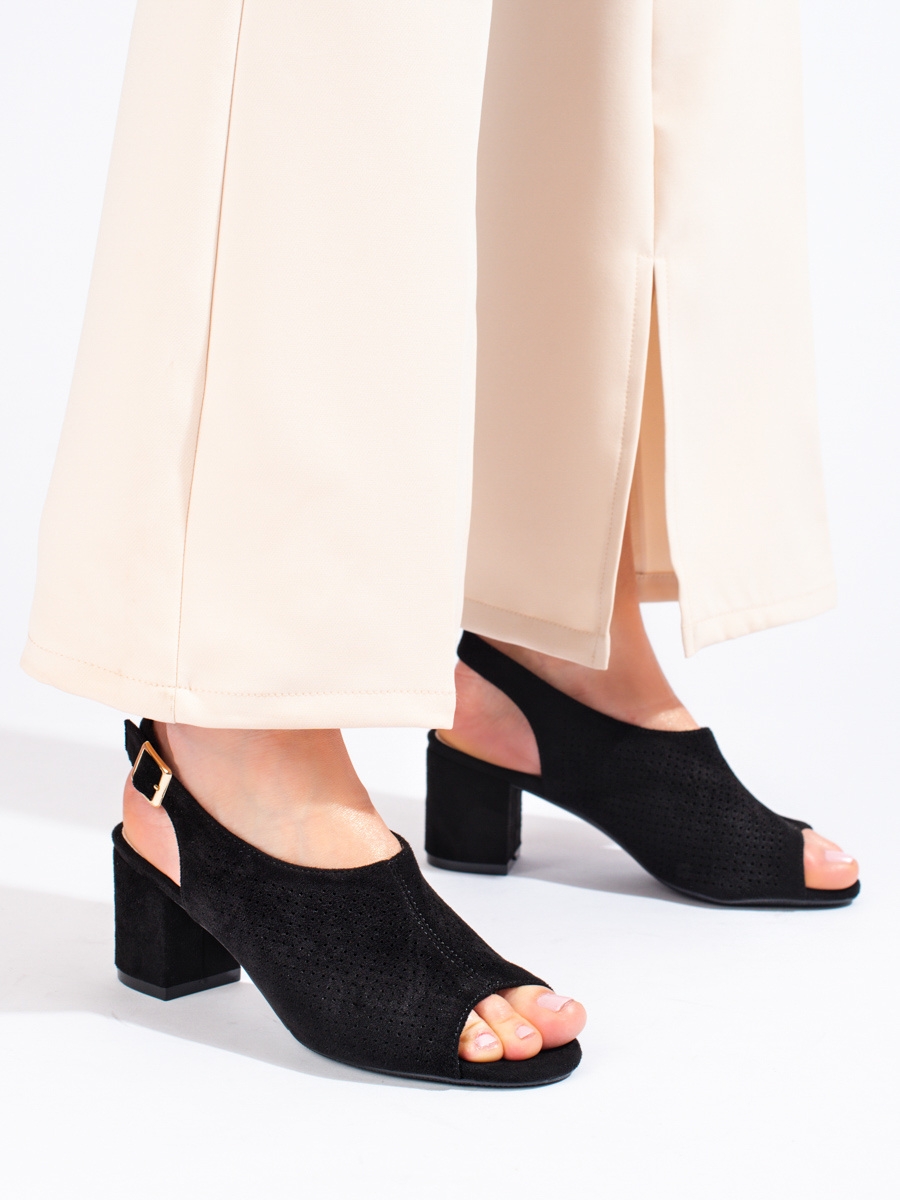 Levně Pěkné sandály dámské černé na širokém podpatku