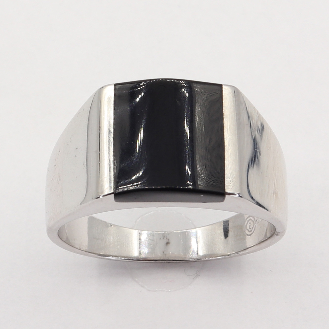 Levně Stříbrný prsten 105311