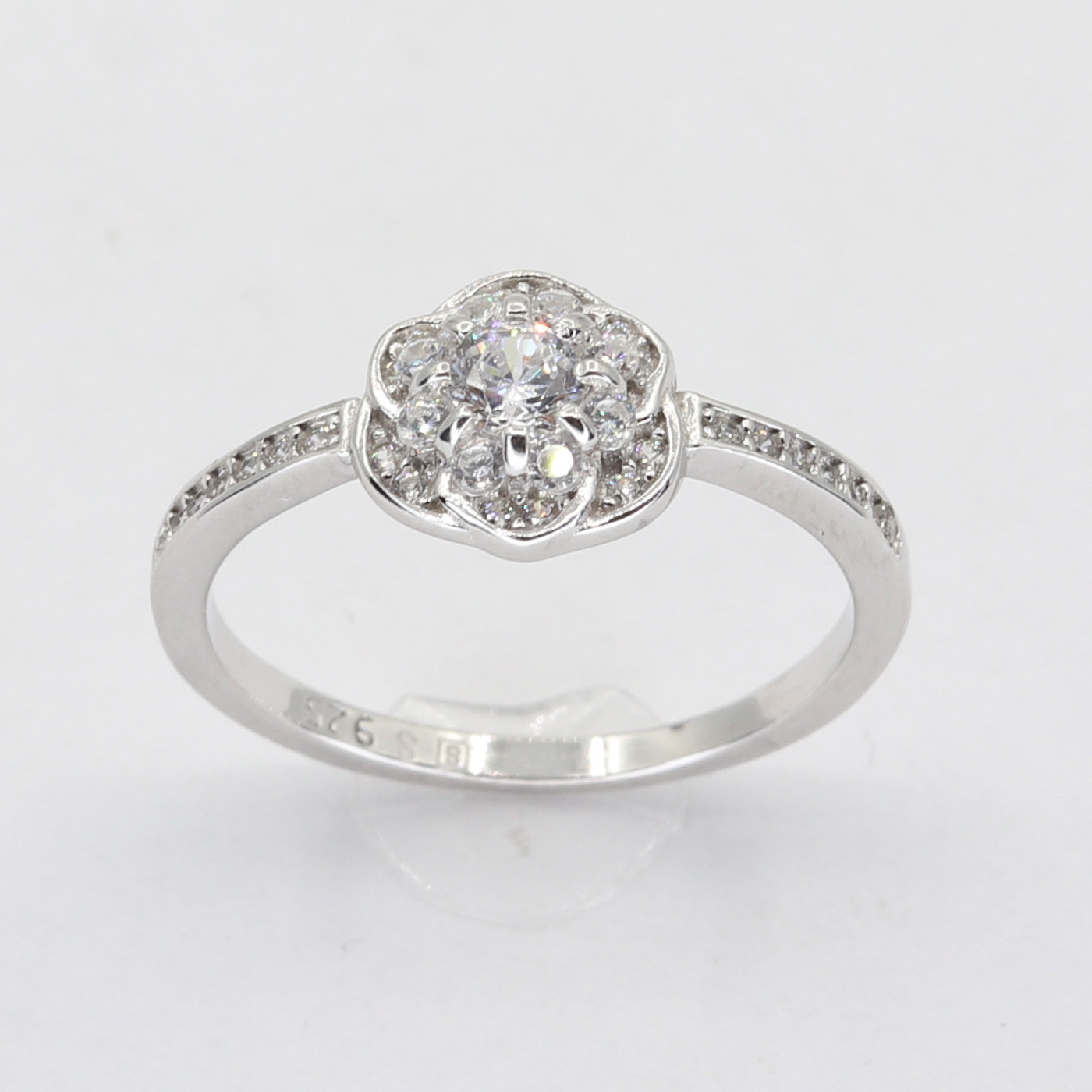Stříbrný prsten 105356