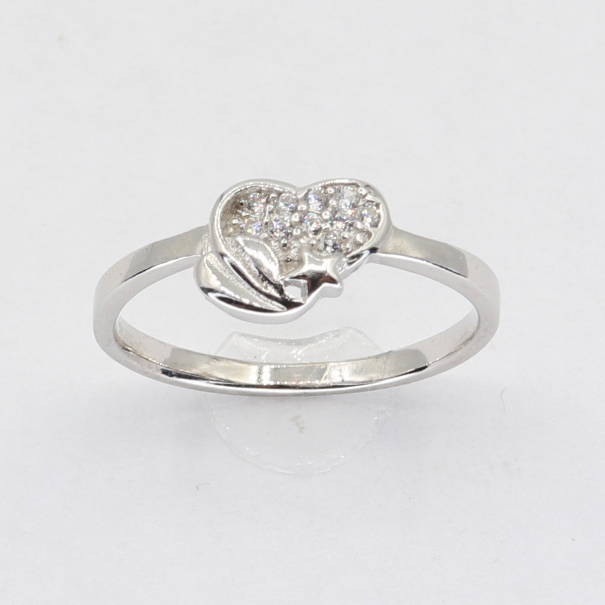 Levně Stříbrný prsten 105361