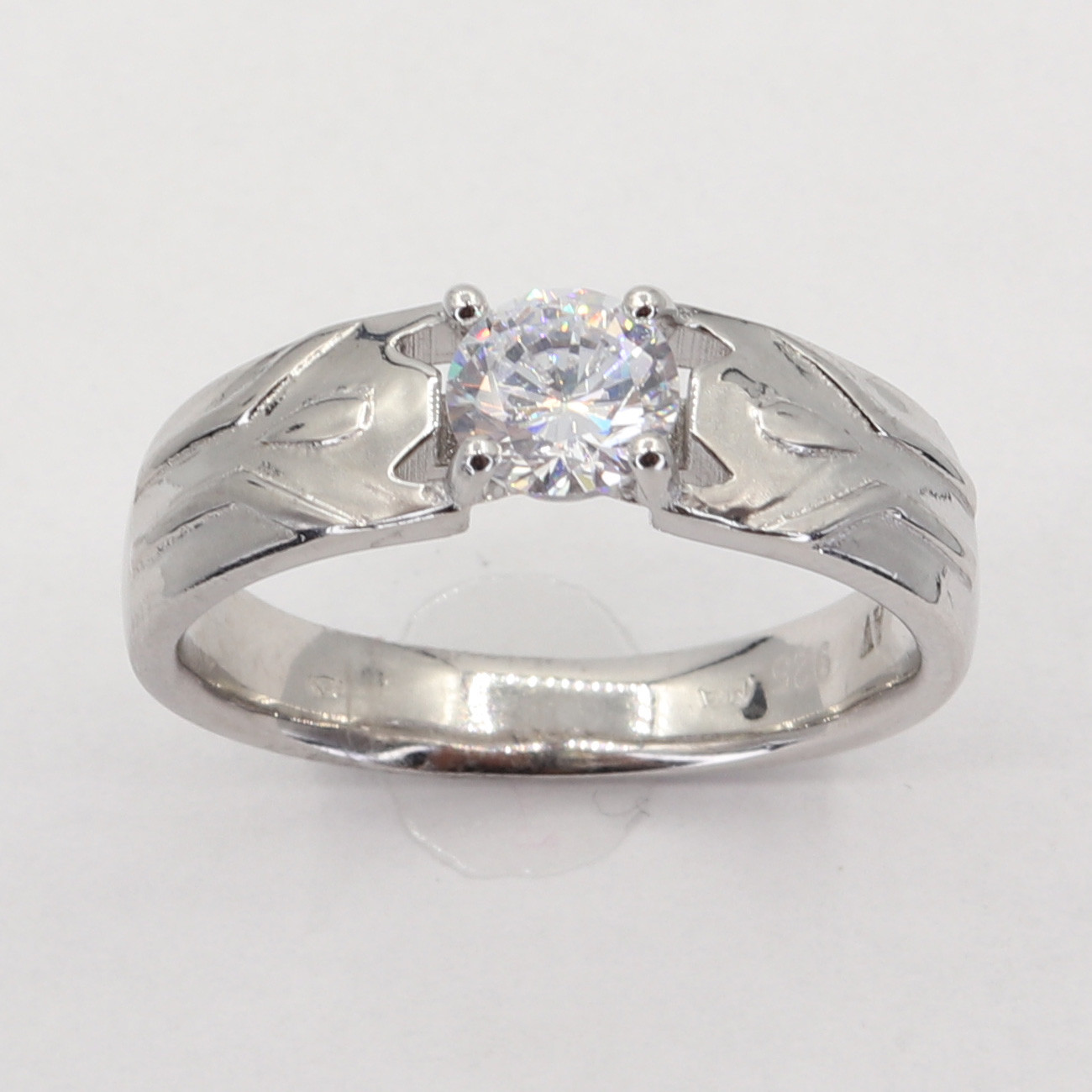 Levně Stříbrný prsteny 105321